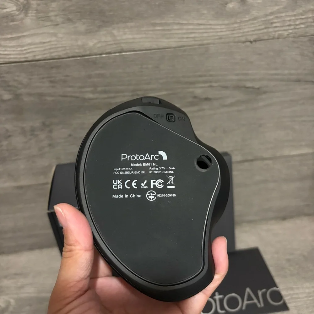 Protoarc EM01 NL Wireless Ergonomic Trackball Mouse